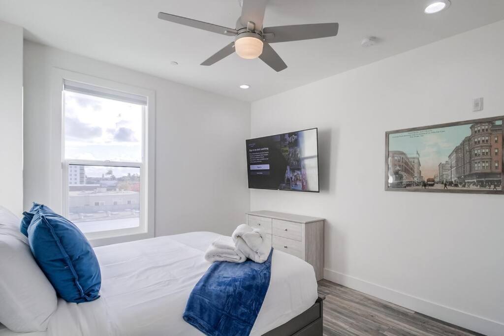 Park Blvd Paradise 303 King Bed With A Private Spa San Diego Exterior photo