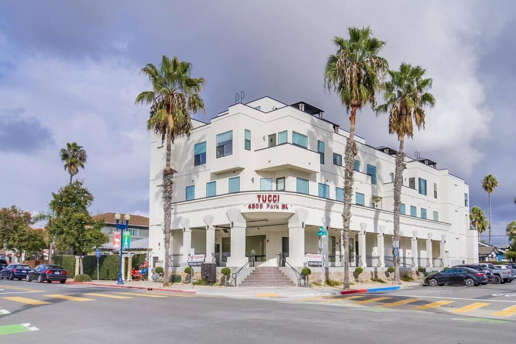 Park Blvd Paradise 303 King Bed With A Private Spa San Diego Exterior photo